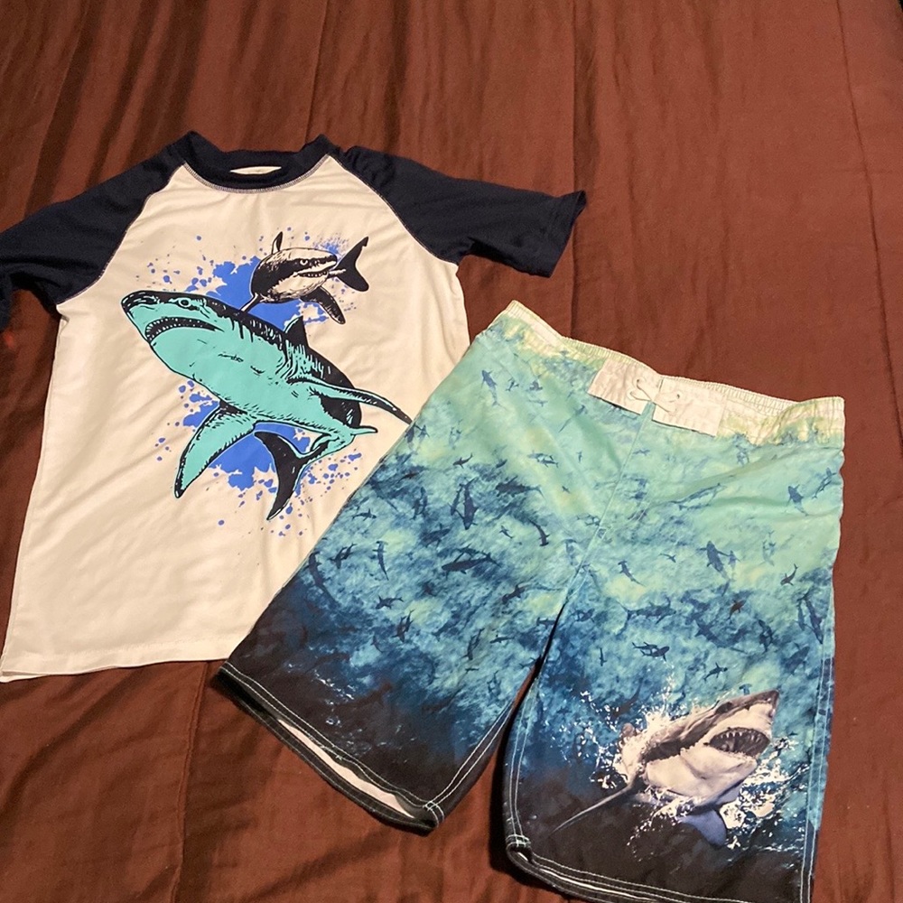 Boys Swim Set. EUC!